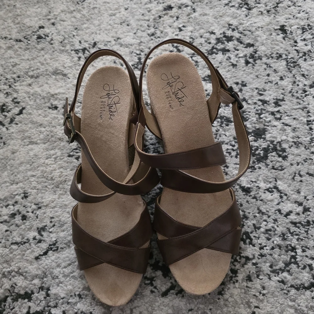 Life Stride Soft System Flex Wedge Heels Strapy Womwns 10 Brown Tan Boho Preppy